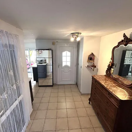 Maison Confortable 8 Personnes Avec Jardin, - Fr-1-229c-105 * Port-la-Nouvelle