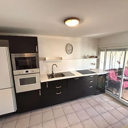 Maison Confortable 8 Personnes Avec Jardin, - Fr-1-229c-105 * Port-la-Nouvelle