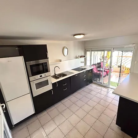 Holiday home Maison Confortable 8 Personnes Avec Jardin, - Fr-1-229c-105 Port-la-Nouvelle